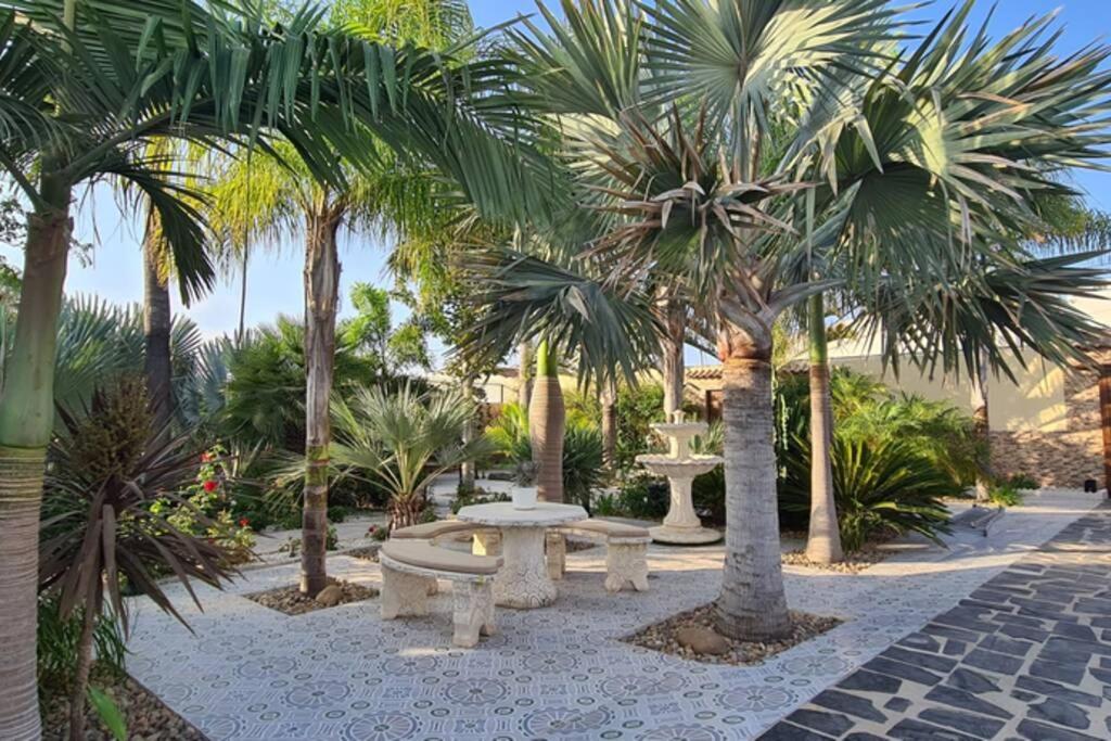 Tropical Paradise Villa In Torrevieja Exterior photo
